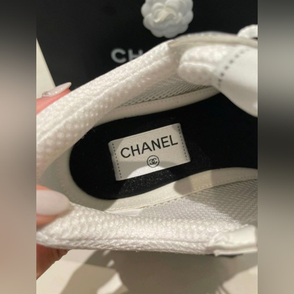 Chanel CC Logo Sneakers - Picture 7 of 9